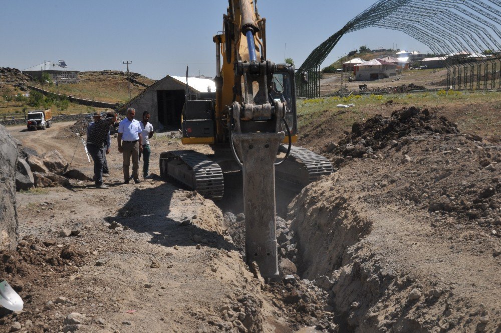 Elmakaya Beldesinde Hummalı Çalışma