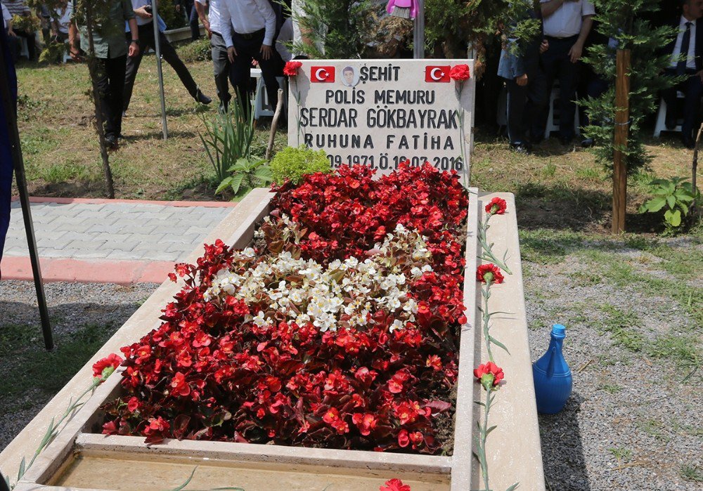 Başkan Toçoğlu’ndan, 15 Temmuz’da Şehit Olan Özel Harekat Polisi’nin Mezarına Ziyaret