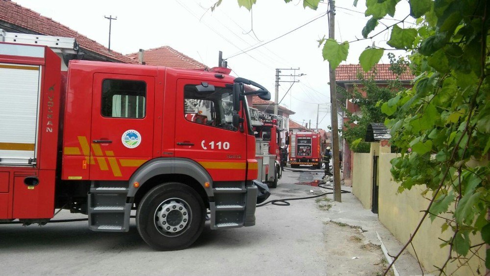 Cinayeti Gerçekleştiren Şahsın Evini Yaktılar