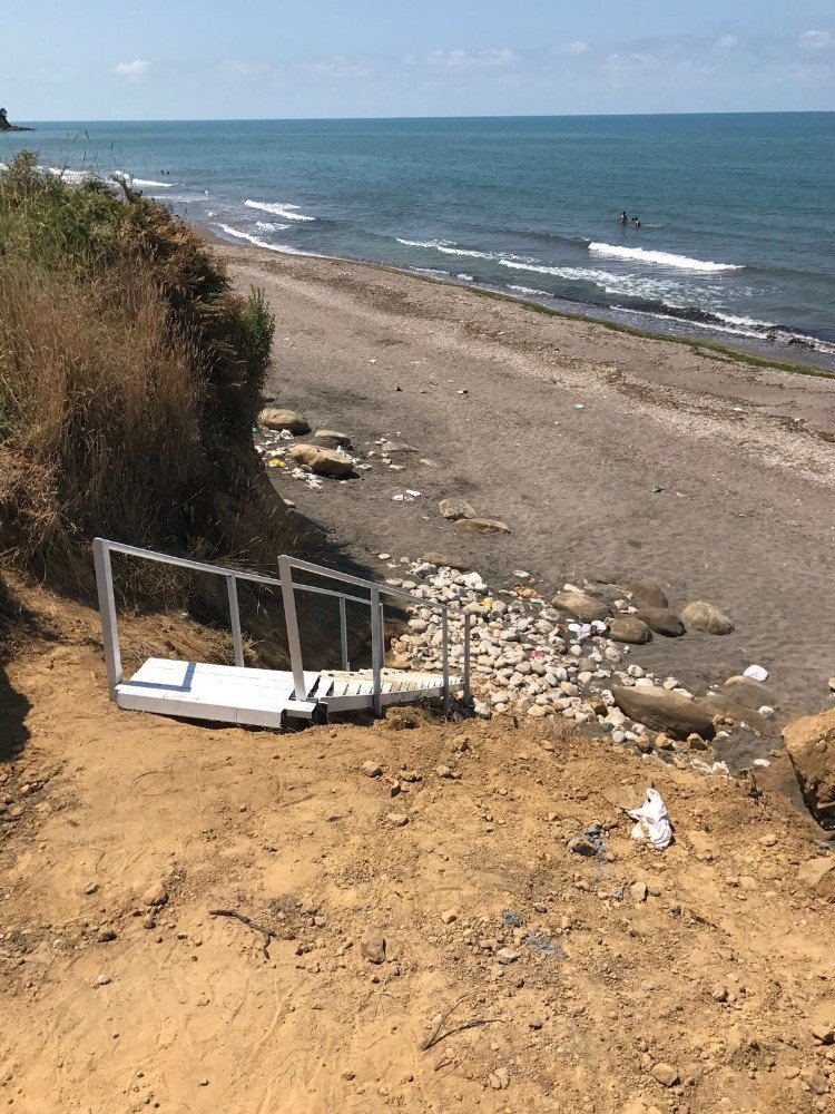 Plajlara Kolay Erişim İçin Merdivenler Yapıldı