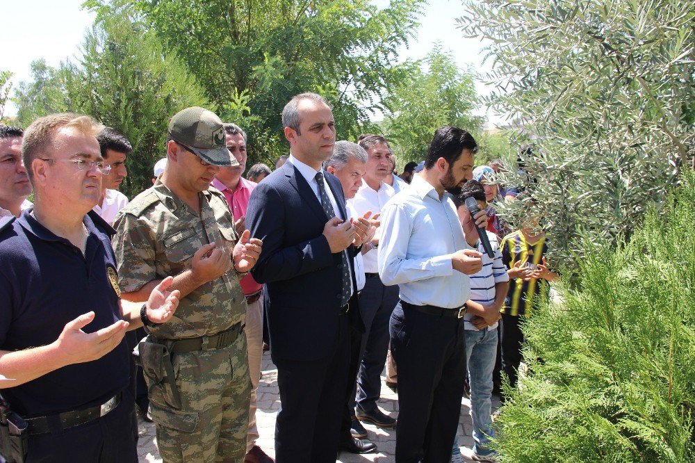 Cizre’de Şehitler Mezarları Başında Anıldı