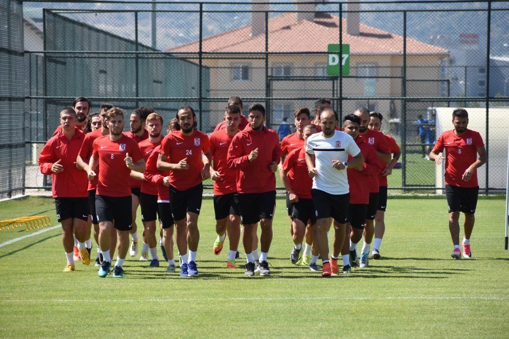 Balıkesirspor’un Afyon Kampı Başladı