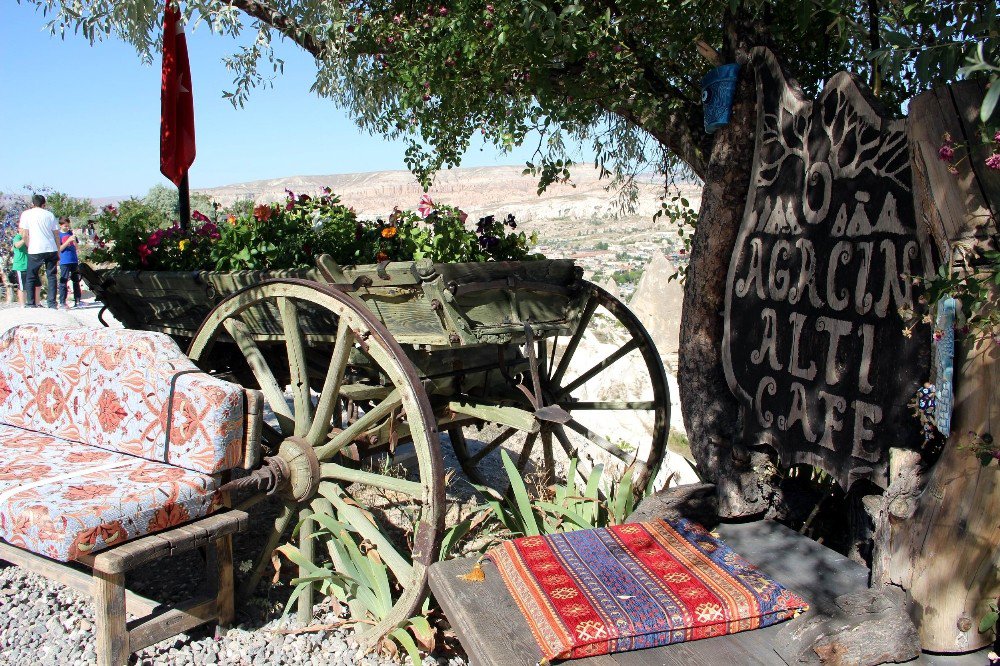 Erciyes Dağını Kapadokya’dan İzliyorlar