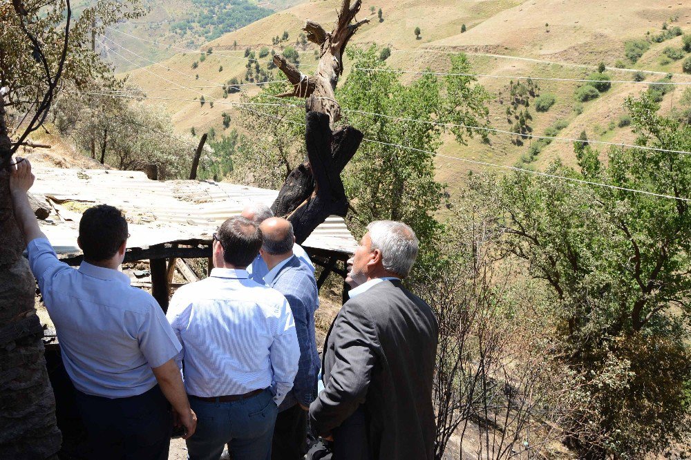 Kaymakam Akgül, Yangının Çıktığı Bölgede İncelemelerde Bulundu