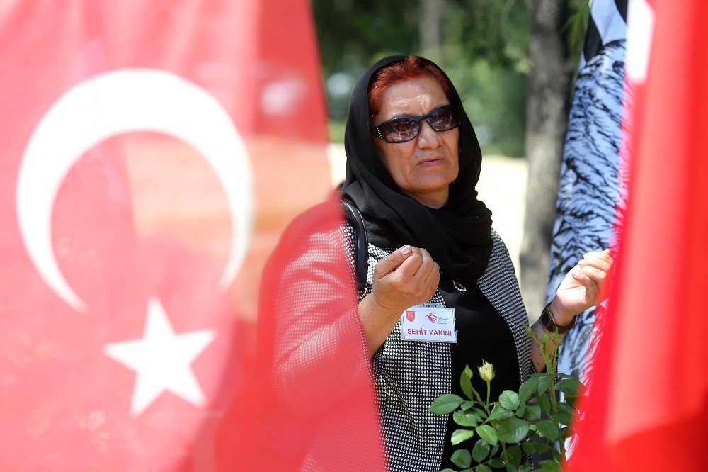 Başkan Yaşar, 15 Temmuz Şehitlerini Andı