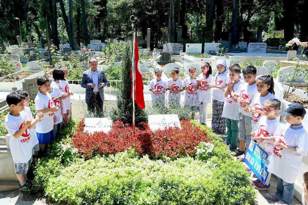 Bilgi Evi Öğrencileri Abdullah Tayyip Olçok’u Mezarı Başında Andı