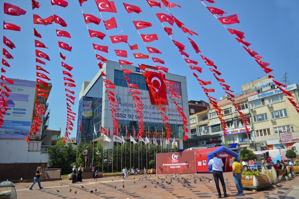 Maltepe Meydanı “Demokrasi Nöbetine“ Hazır