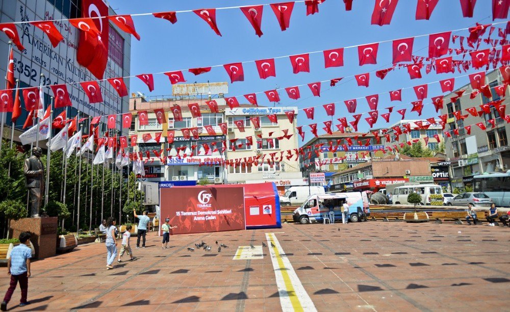 Maltepe Meydanı “Demokrasi Nöbetine“ Hazır