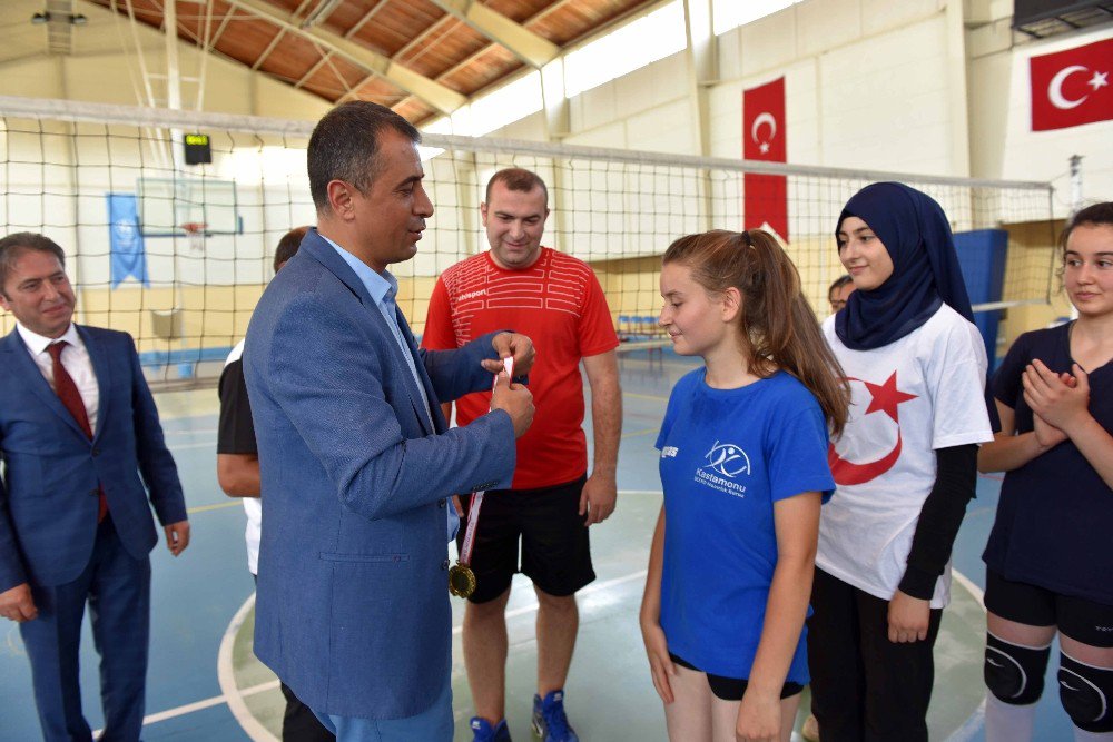 15 Temmuz Milli Birlik Günü Etkinliklerinde Dereceye Girenlere Madalya Verildi