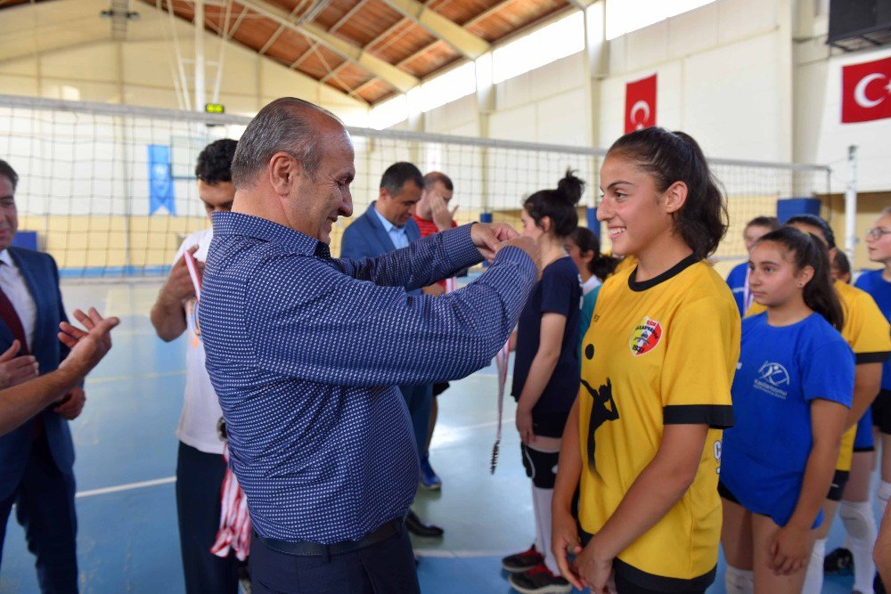 15 Temmuz Milli Birlik Günü Etkinliklerinde Dereceye Girenlere Madalya Verildi