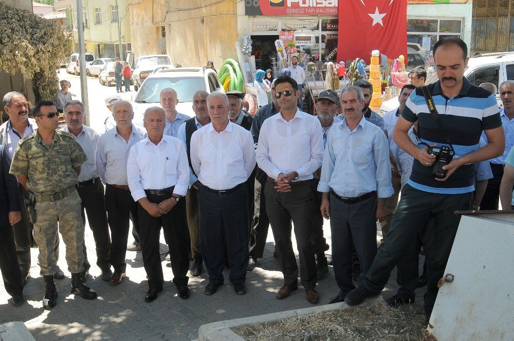 15 Temmuz Anı Defteri Cumhuriyet Meydanına Konuldu