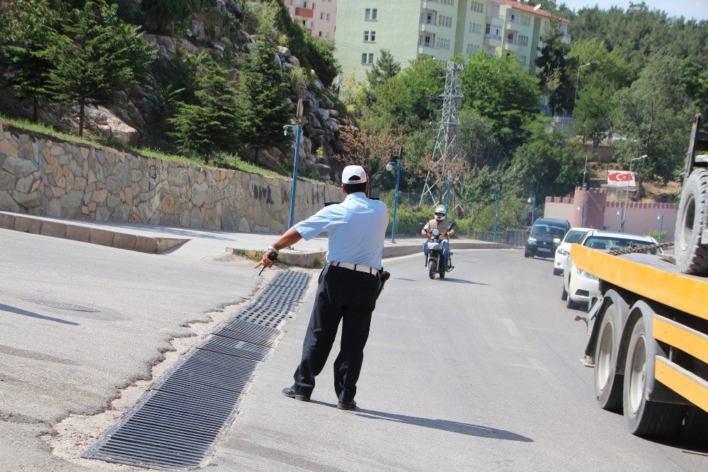 Bilecik Emniyeti Motosiklet Sürücülerine Geçit Vermiyor