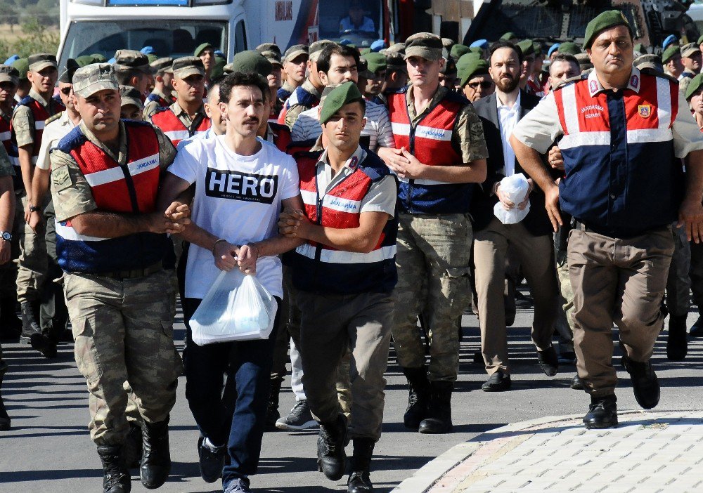 Suikast Timi Duruşmasında ‘Hero’ Yazılı Tişört Gerginliği