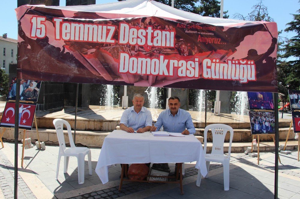 İlçe Protokolünden Demokrasi Sergisine Ziyaret