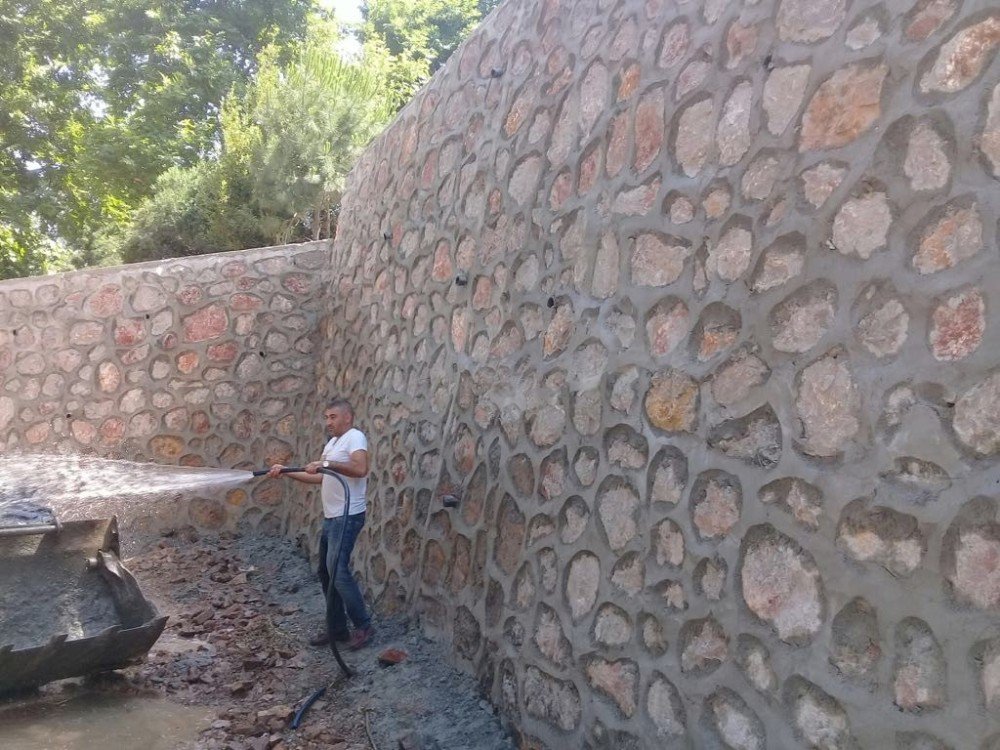 Hereke Anadolu Lisesi’nin İstinat Duvarı Tamamlandı