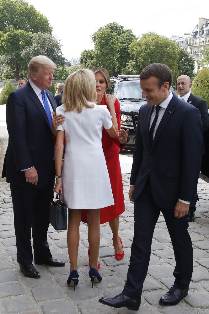 Fransa Cumhurbaşkanı Macron’dan Abd Başkanı Trump’a Resmi Karşılama