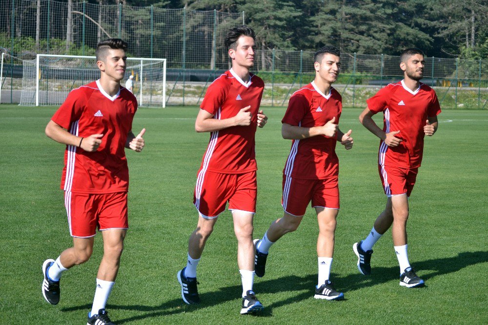 Gazişehir Gaziantep Futbol Kulübü İlk Antrenmanına Çıktı