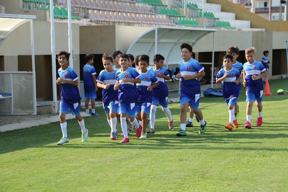 Futbolun Fabrikasında Geleceğin Yıldızları Yetişiyor