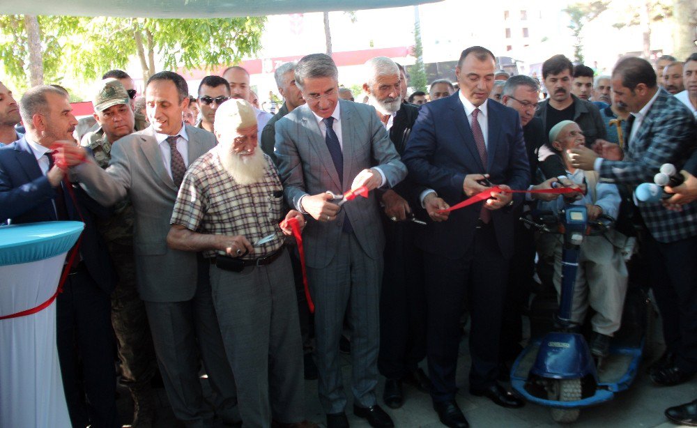 İha’nın "Oradaydık, Unutmadık, Unutturmadık" Fotoğraf Sergisi’ne Elazığ’da Büyük İlgi