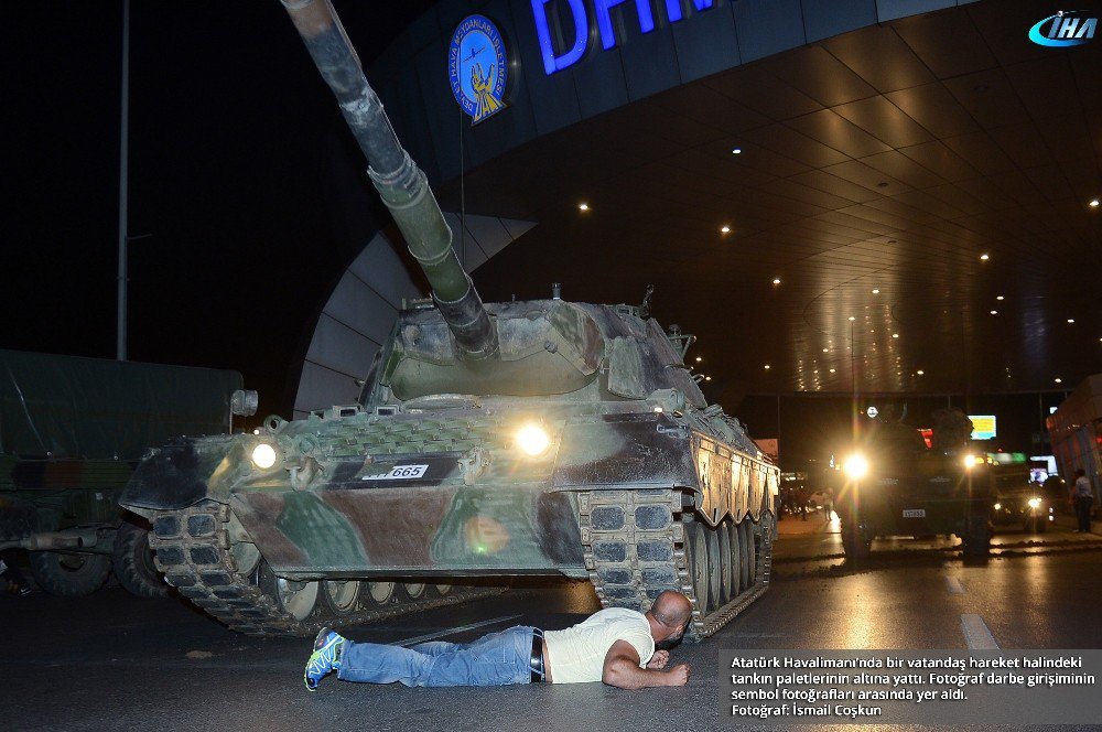 İha’dan 15 Temmuz Fotoğraf Sergisi