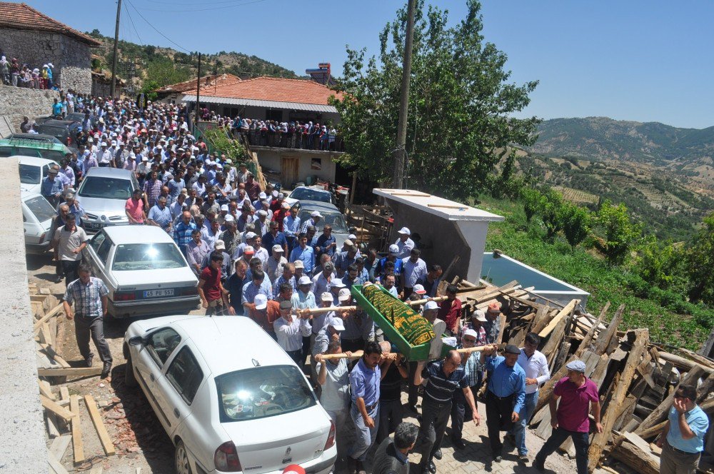 Kalp Krizi Geçiren Muhtar Hayatını Kaybetti