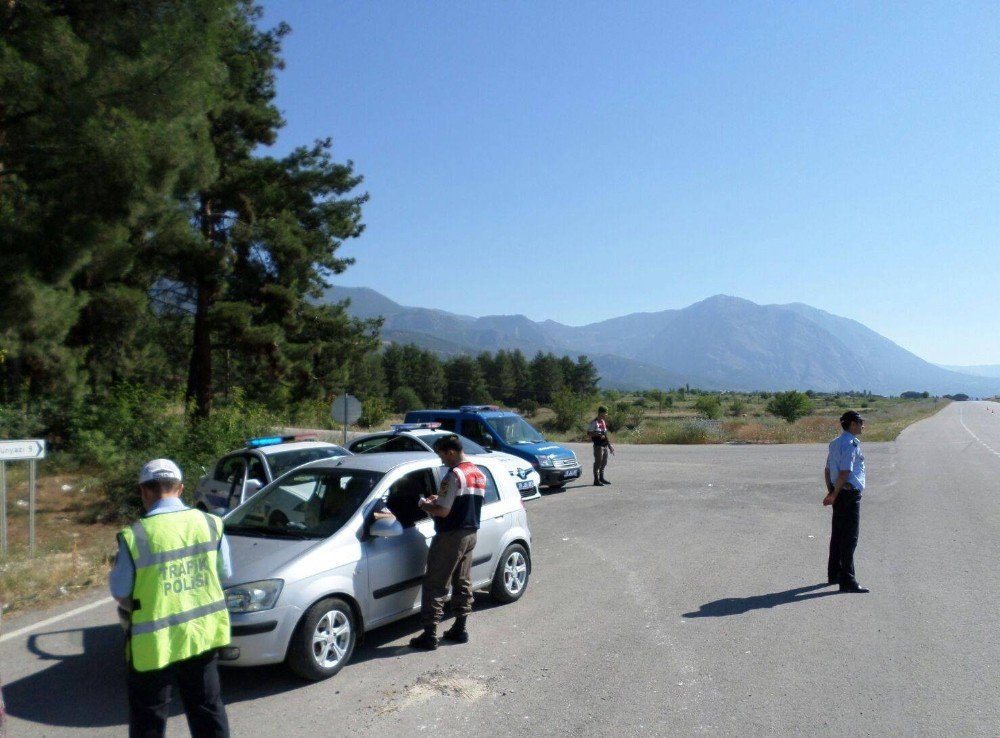 Kargı’da Jandarma Ve Polis Ekiplerinden Ortak Trafik Uygulaması