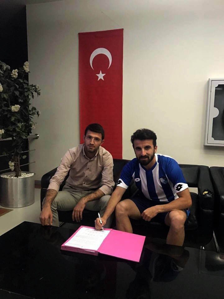 B.b.erzurumspor, İç Transferde Üç Oyuncusu İle Sözleşme İmzaladı