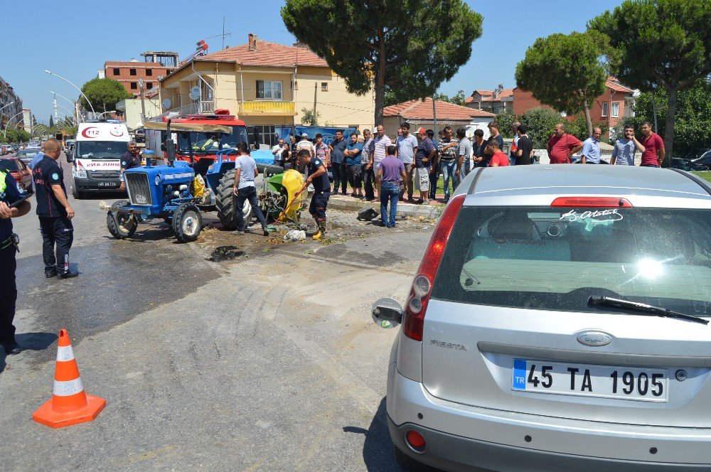 Saruhanlı Kavşağında Trafik Kazası: 1 Yaralı