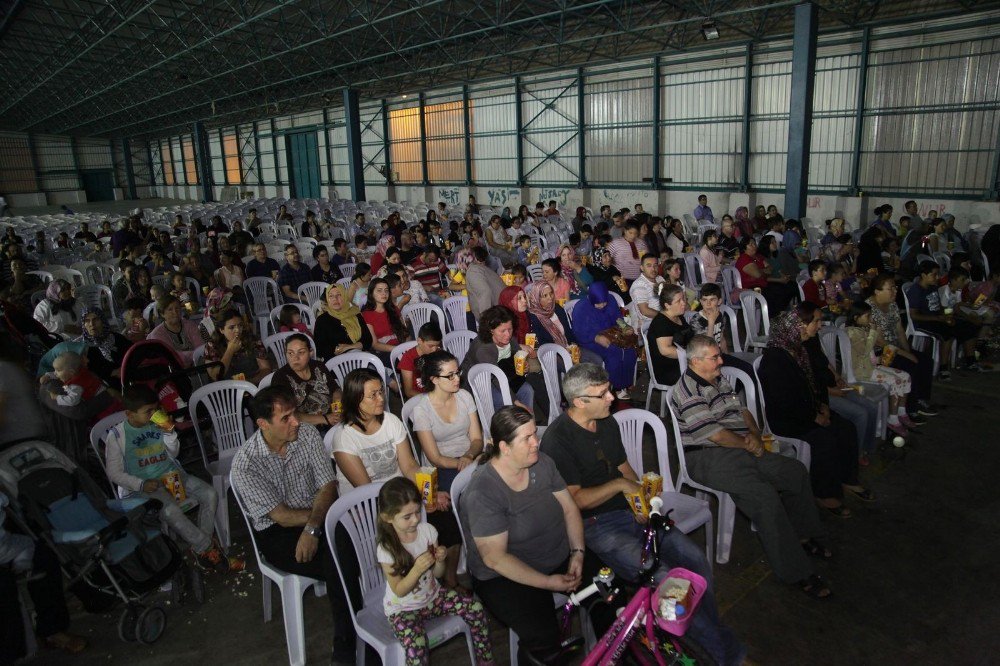 Şehrin Bir Ucundan Diğer Ucuna Sinema