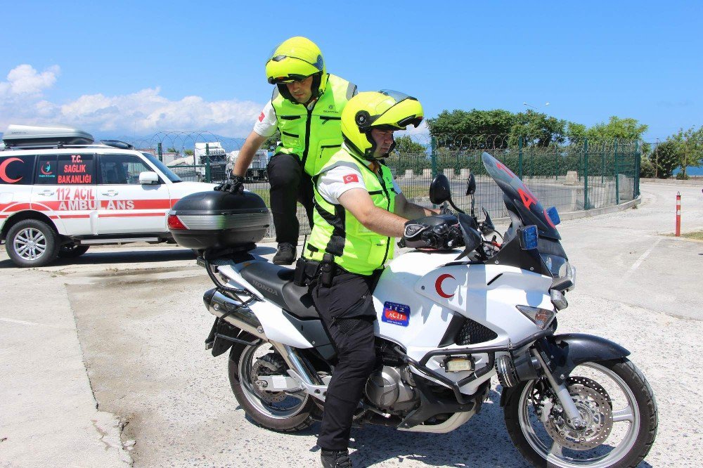 Trabzon’da Trafik Sıkıştığında Sağlık İçin Onlar Devreye Giriyor