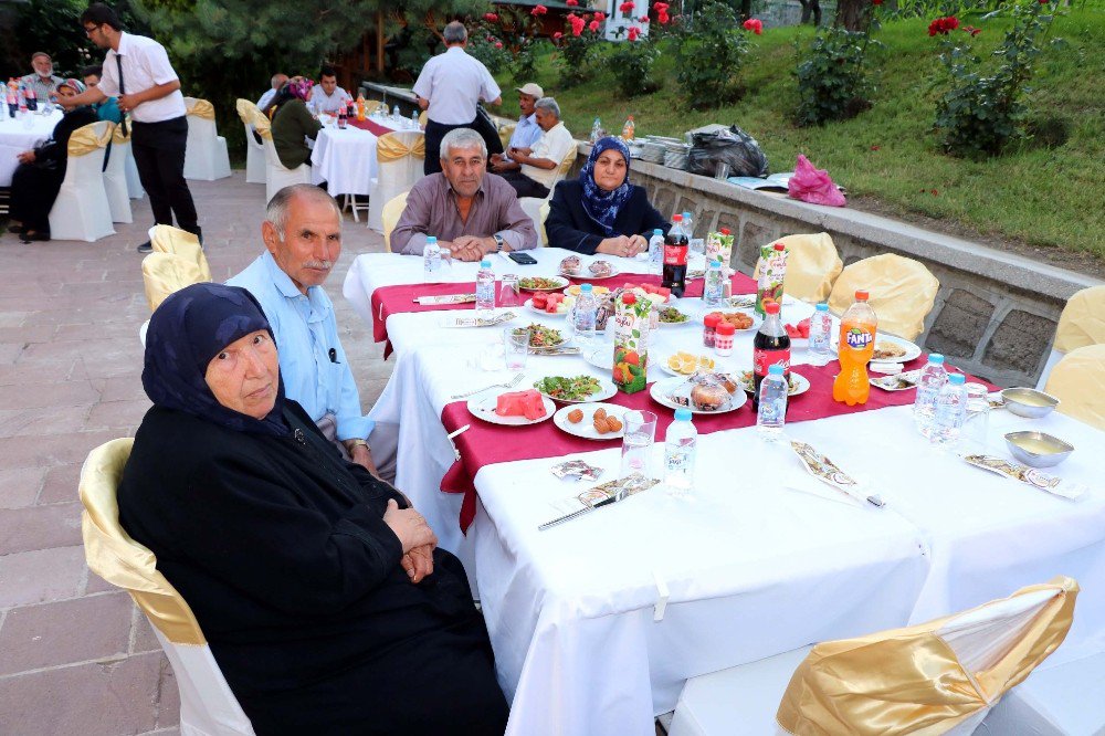 Yozgat Valiliği Tarafından Şehit Ve Gazi Yakınları Onuruna Yemek Verildi