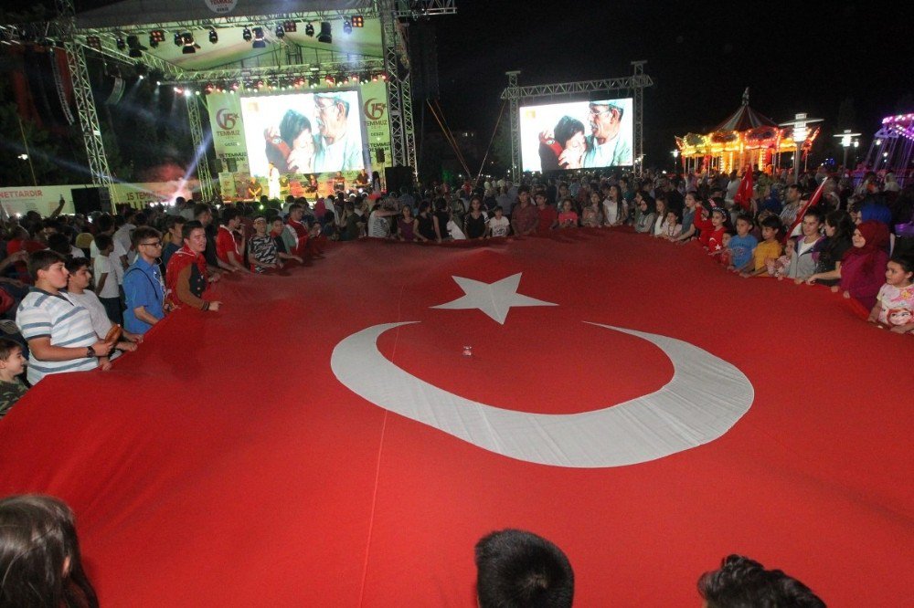 Gebze’de Demokrasi Nöbeti Sürüyor