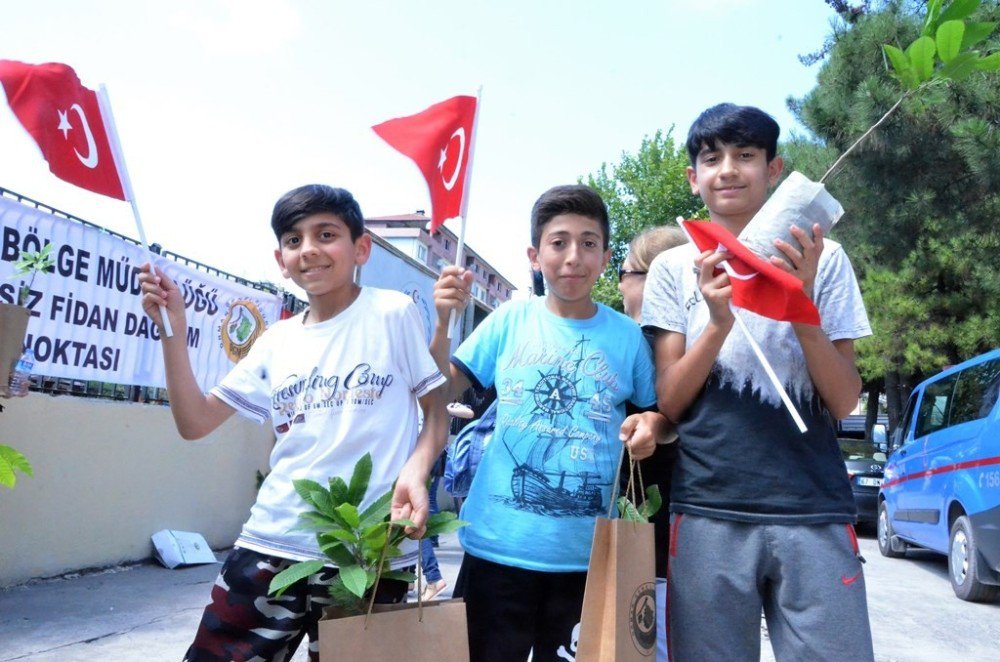 15 Temmuz Şehitleri Ve Gazileri Anısına Fidan Dağıttılar