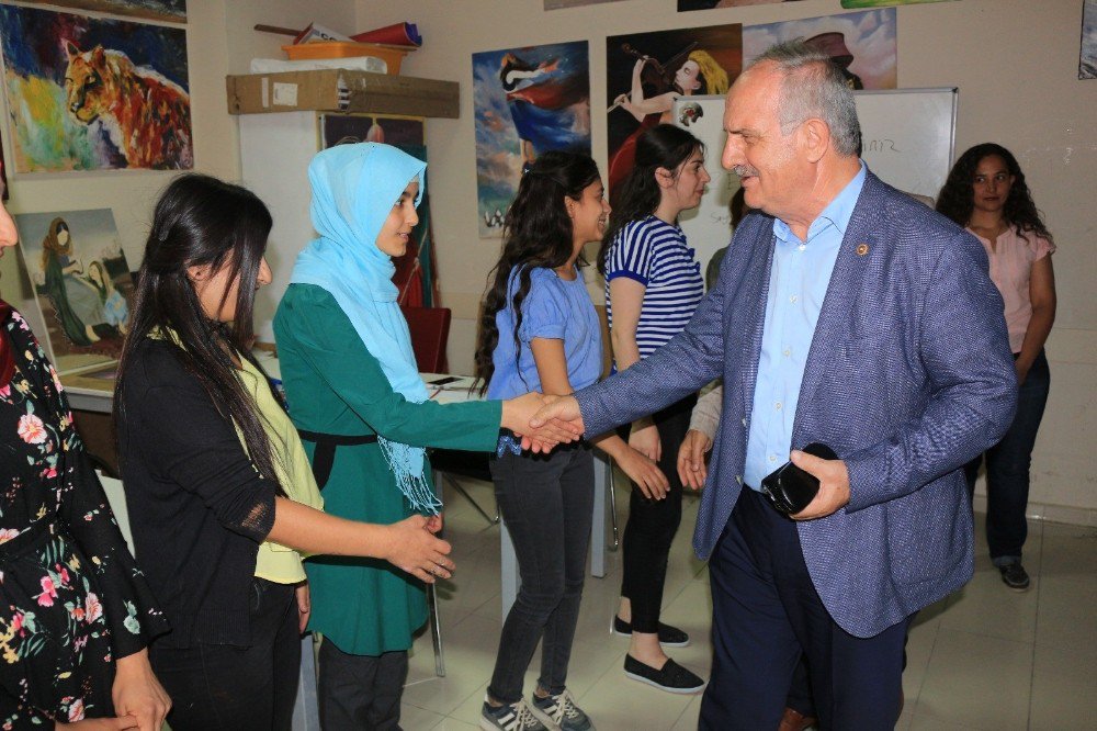 Ak Parti’li Aygün Hakkari’de