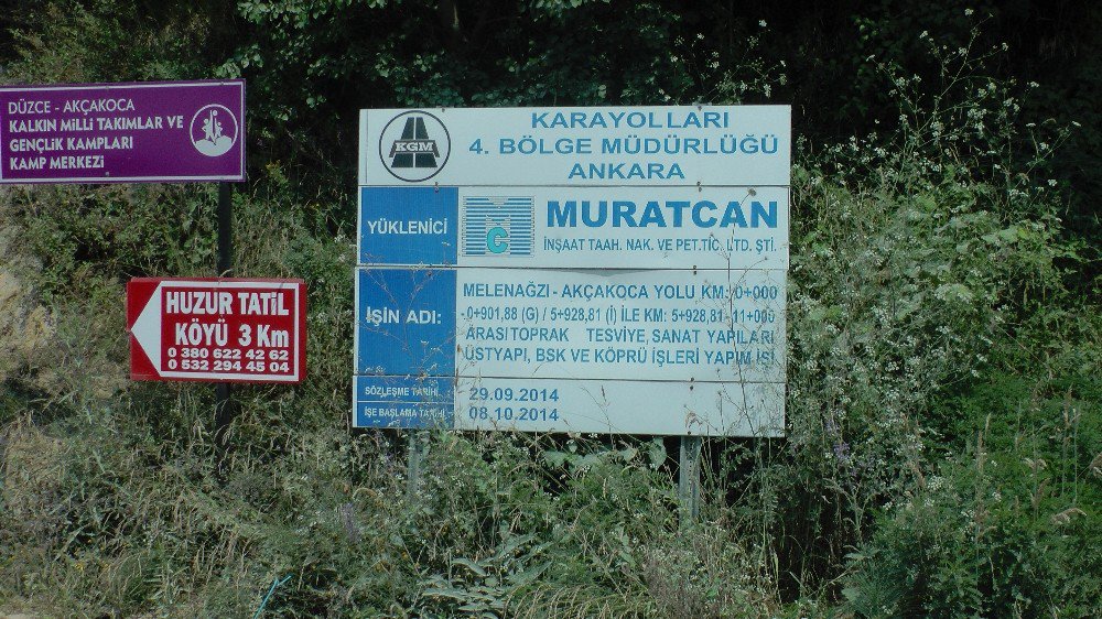 Akçakoca-melenağzı Sahil Yolu Köy Muhtarlarını Kızdırdı