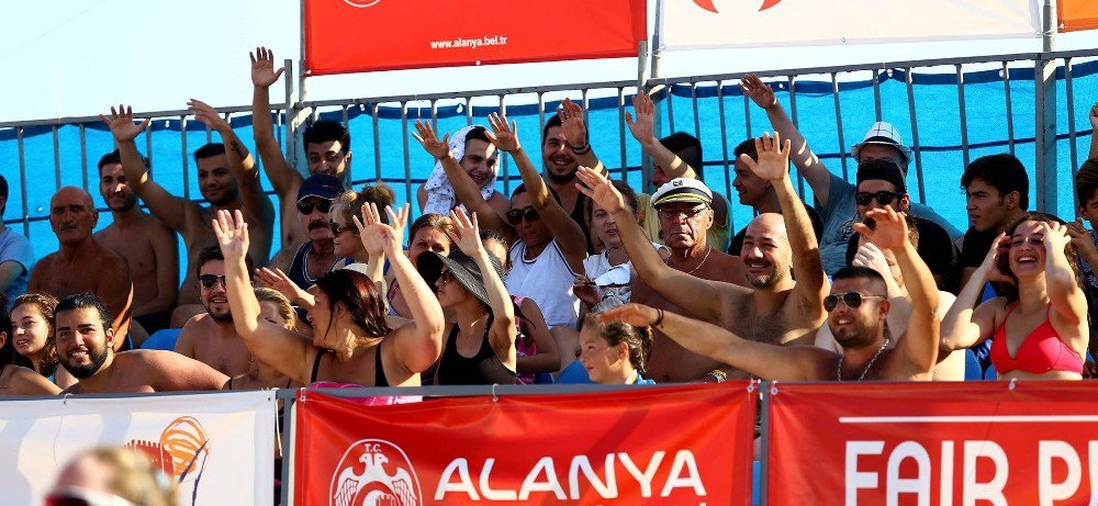 Kadınlar Plaj Voleybolu Avrupa Şampiyonası’nda 2. Gün