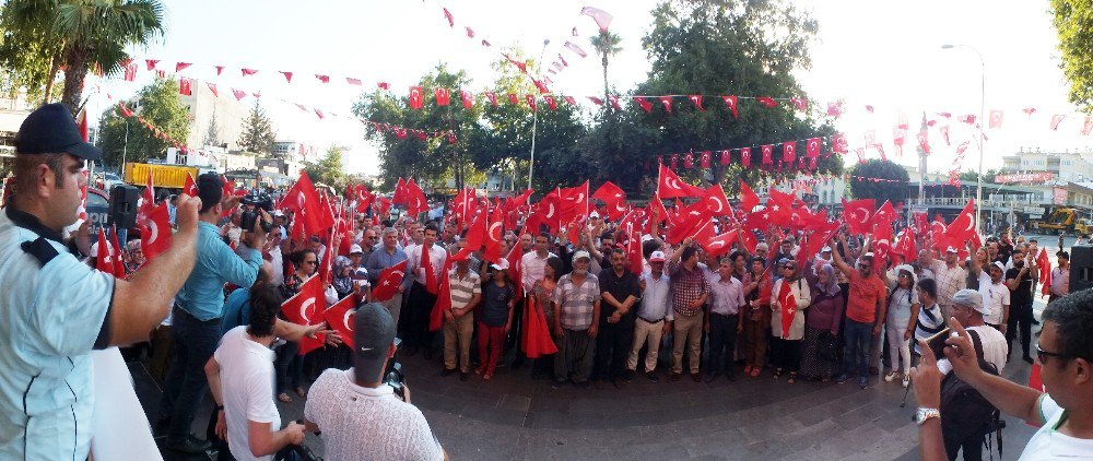 Serik’te 15 Temmuz Şehitlerini Anma, Demokrasi Ve Milli Birlik Yürüyüşü Yapıldı