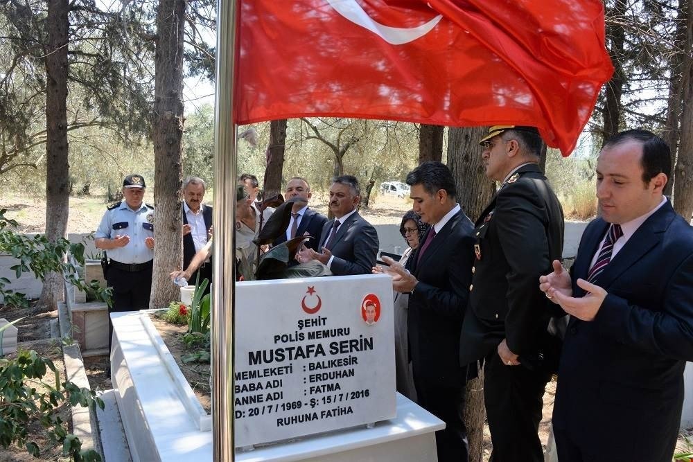 Vali Yazıcı, Şehit Mustafa Serin’in Ailesini Ve Kabrini Ziyaret Etti