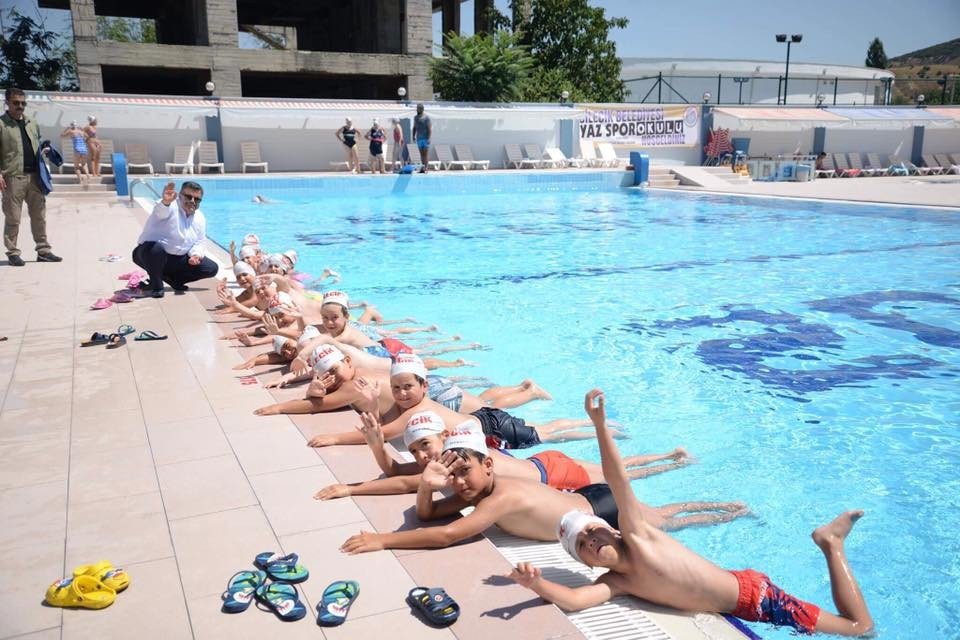 Başkan Yağcı, Su Eğlence Dünyası’nda Çocuklarla Bir Araya Geldi