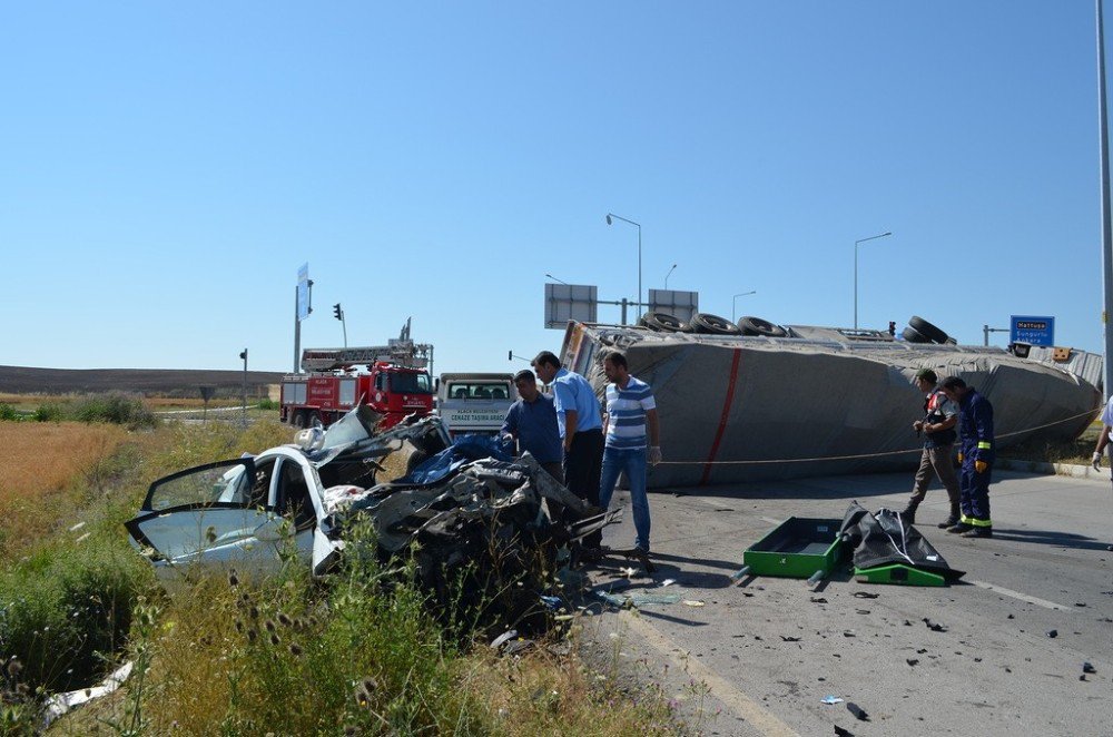 Çorum’da Otomobil Ve Tır Çarpıştı: 3 Ölü, 2 Yaralı