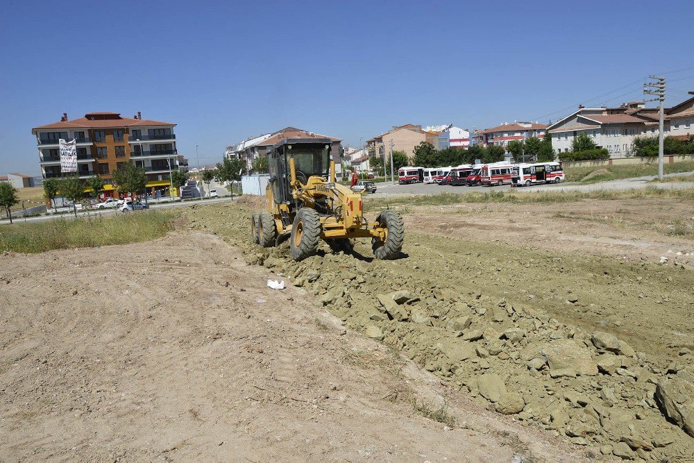 Fen İşleri Ekiplerinden Yoğun Çamlıca Mesaisi