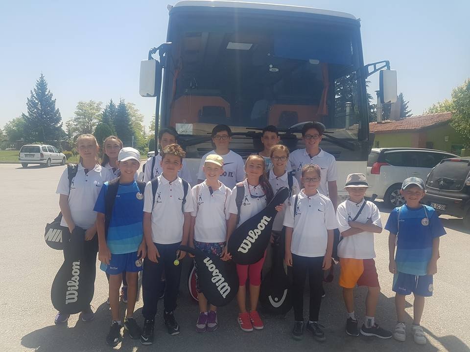 Bozüyük Belediyesi Yaz Okulu Tenis Sporcuları Eskişehir’de Hazırlık Turnuvasına Katıldı