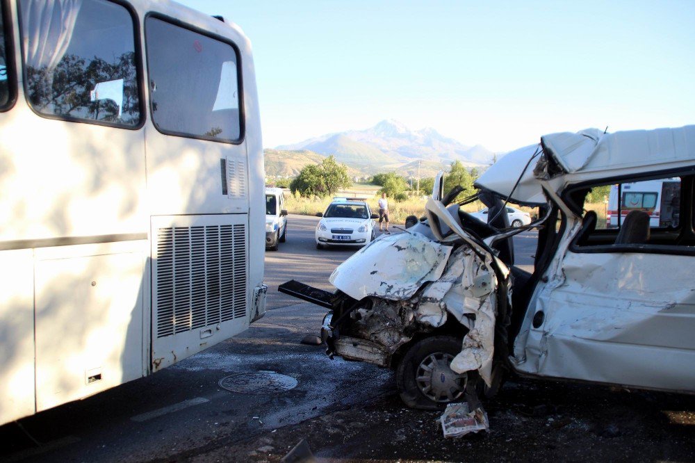 Kayseri’de Trafik Kazası: 6 Yaralı