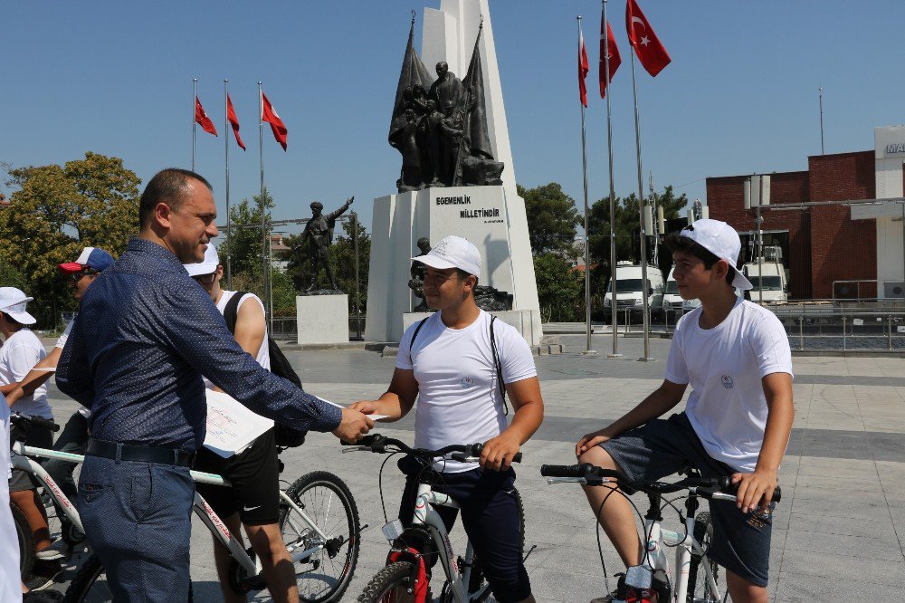 Pedallar 15 Temmuz Şehitleri İçin Çevrildi