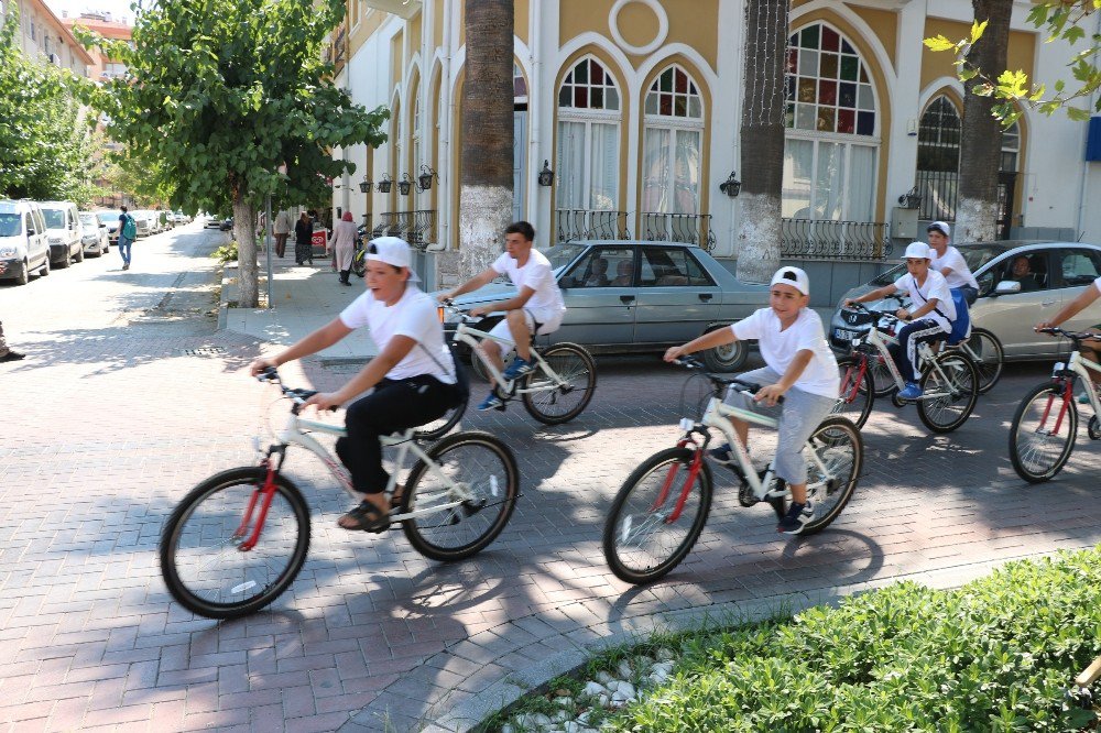 Pedallar 15 Temmuz Şehitleri İçin Çevrildi