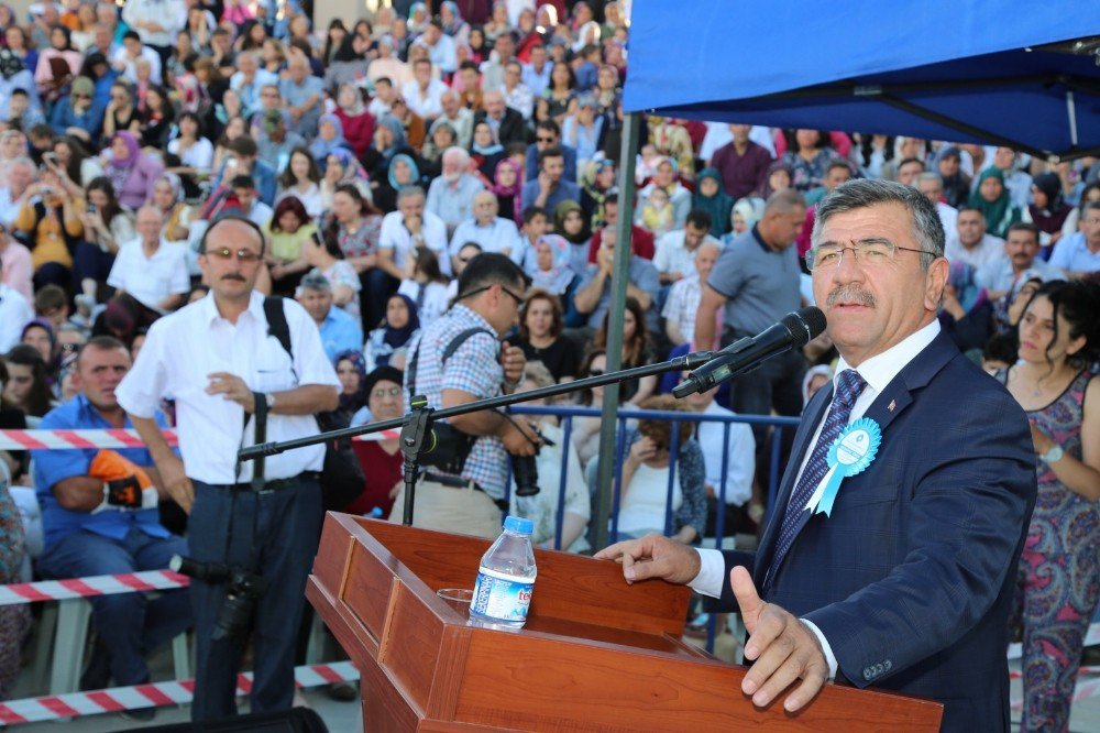 Başkan Akdoğan, Ömer Halisdemir Üniversitesinin Mezuniyet Törenine Katıldı