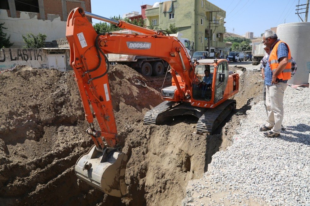 Cizre Belediyesi Kanalizasyon Ana Hatlarının Tamamını Yeniliyor