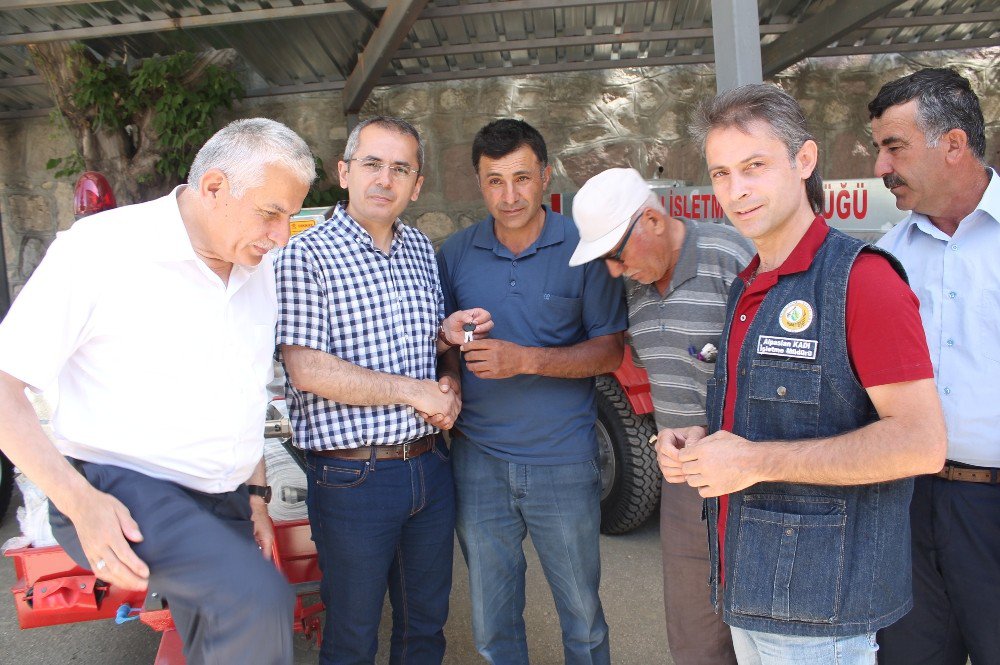 Tosya’da 4 Köye Yangın Söndürme Tankeri Verildi