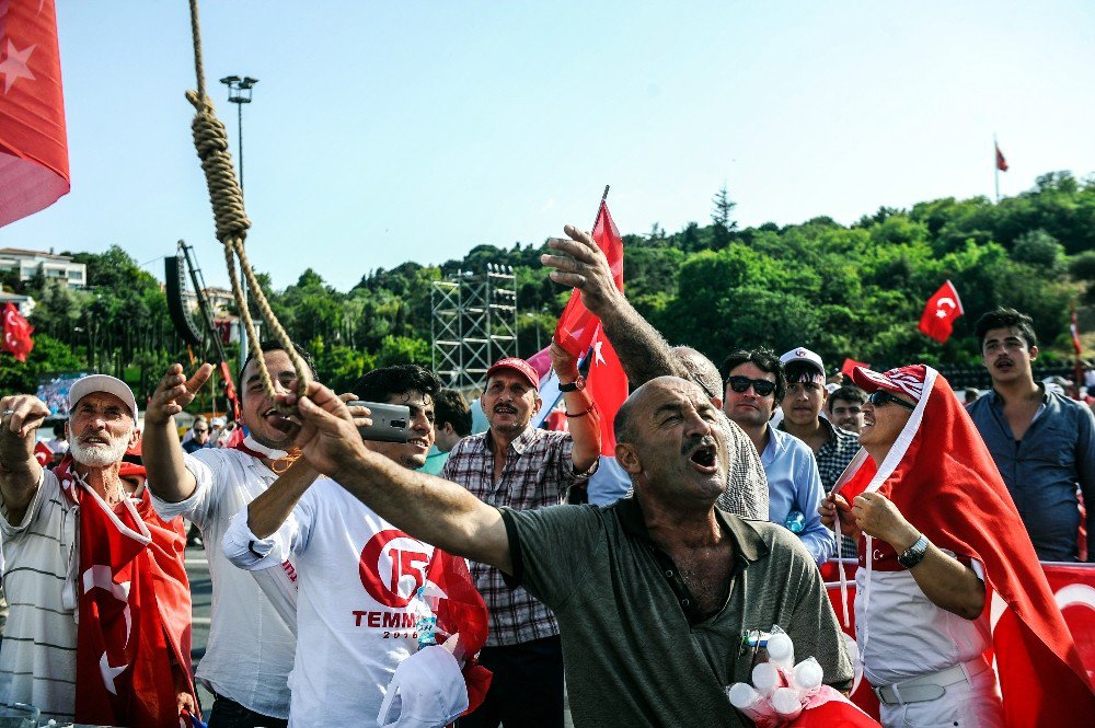 Binlerce Vatandaş 15 Temmuz Şehitler Köprüsü’nde