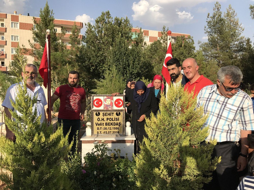 Ak Parti Gençlik Kolları Başkanlığı’ndan Şehitlik Ziyareti